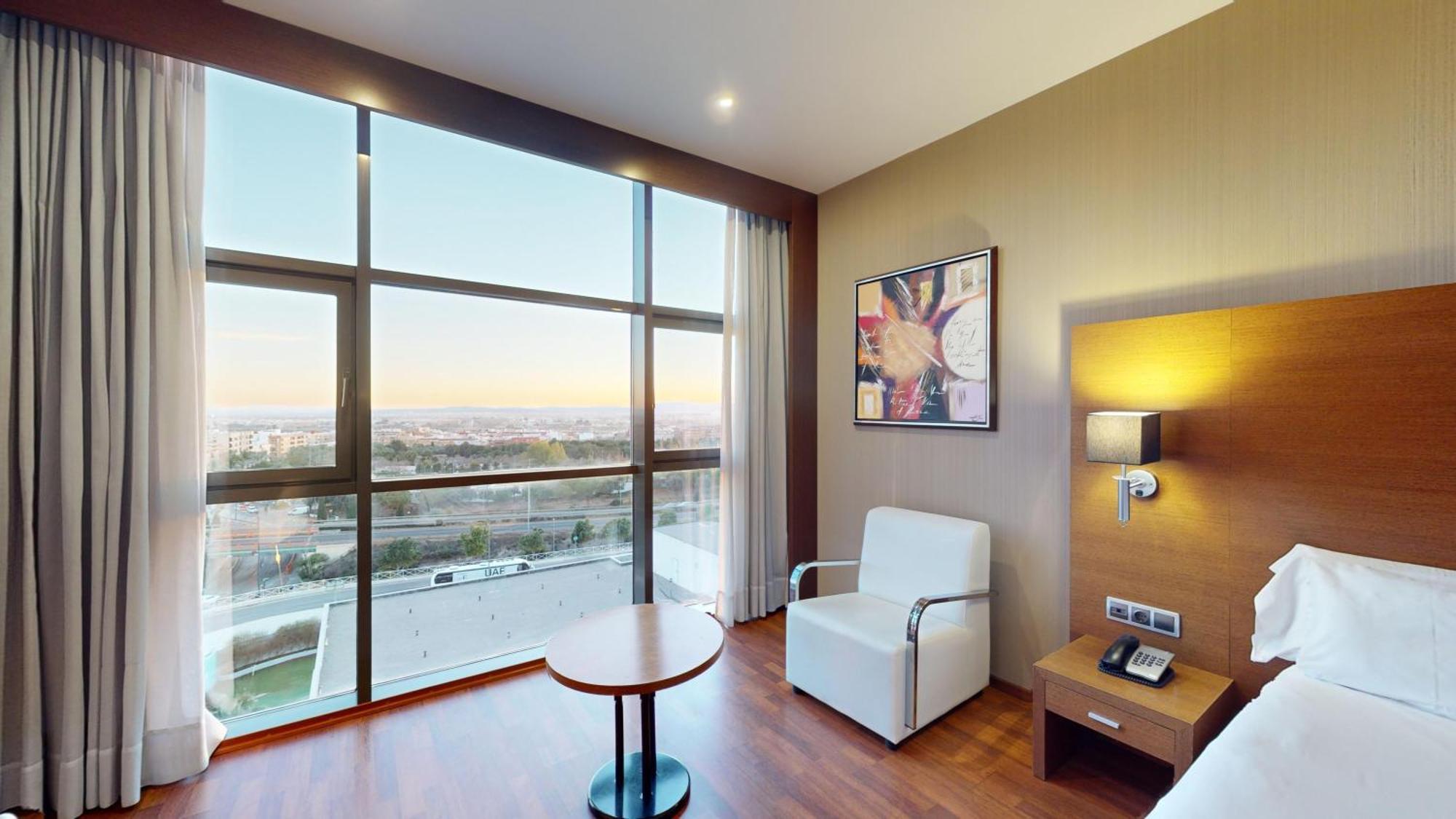 Hotel Azz Valencia Congress Hotel&spa 4*